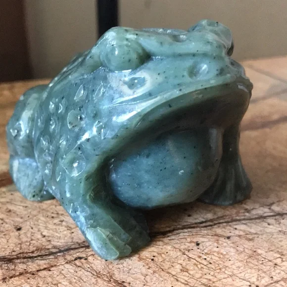 Vintage Heavy Jade Handcarved Frog Detailed